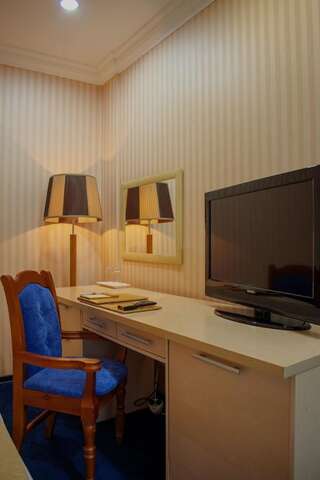 Отель King Hotel Astana Нур-Султан Улучшенный двухместный номер с 1 кроватью-6